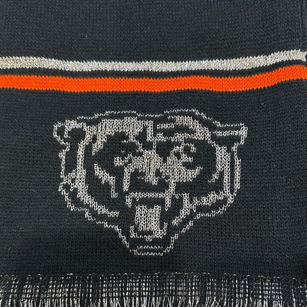 BEARS Women’s Forever Collectibles Navy and Orange Scarf with Gloves